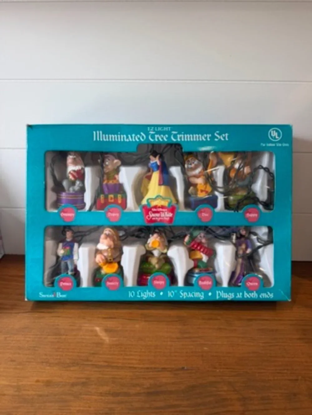 Vintage 1999 Disney Snow White 10-Light Tree Trimmer Set